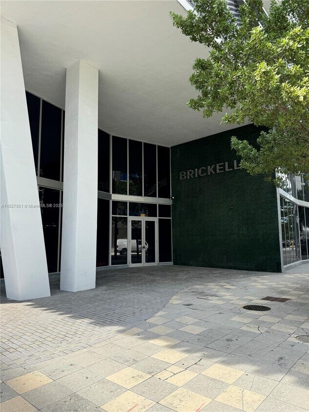 Foto principal - 1010 SW 2nd Ave