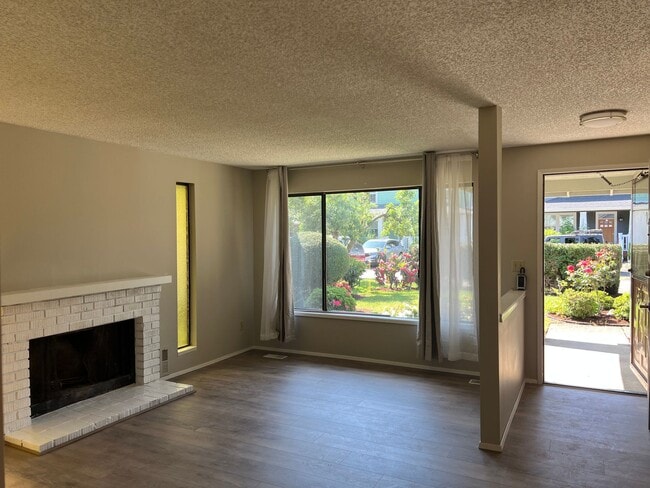 Building Photo - 3643 SE Tenino St