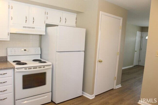 Building Photo - 2555 Stanley Ct