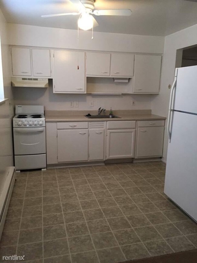 Foto del edificio - 312 N Oak St