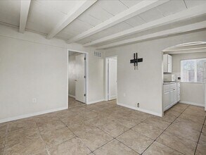 Building Photo - 2120 E Silver St