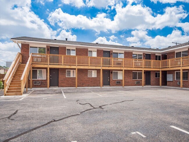 Foto del edificio - 593 Riverview Dr