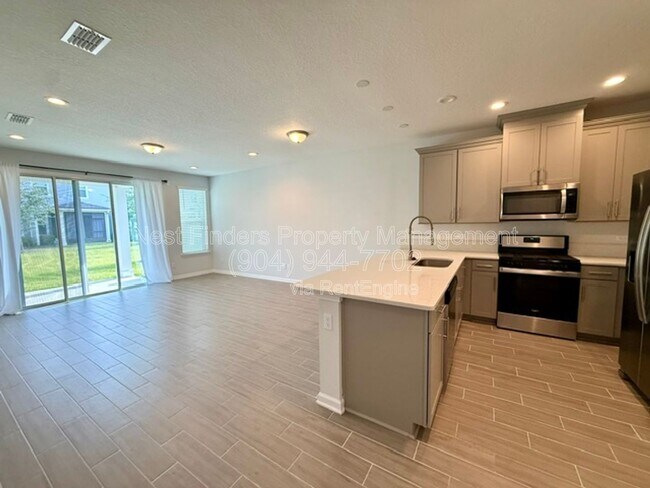 Foto del edificio - 215 Pine Bluff Dr