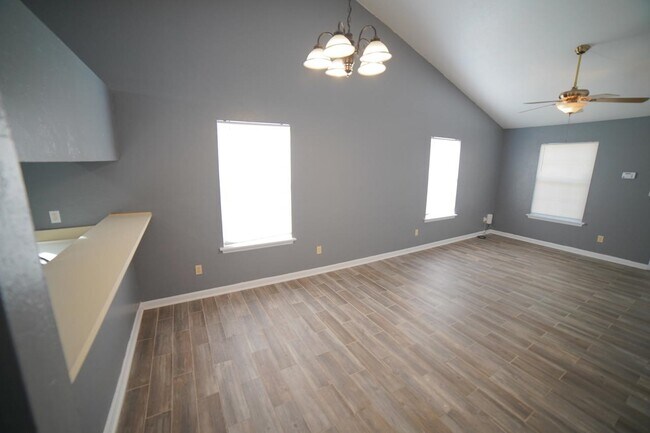 Building Photo - 6315 S Placid Pl