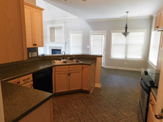 Building Photo - **JUST REDUCED****MOVE IN SPECIAL****6495 Cheyenne Dr Olive Branch, MS