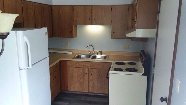 Kitchen - 3618 N 20th Pl