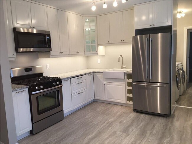 Foto del edificio - 2548 Benson Poole Rd SE