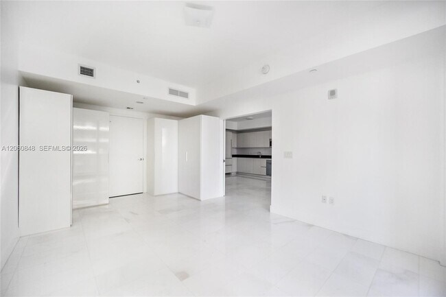 Building Photo - 1010 Brickell Ave