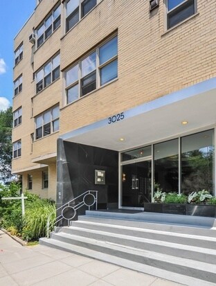 Foto principal - 3025 Ontario Rd NW