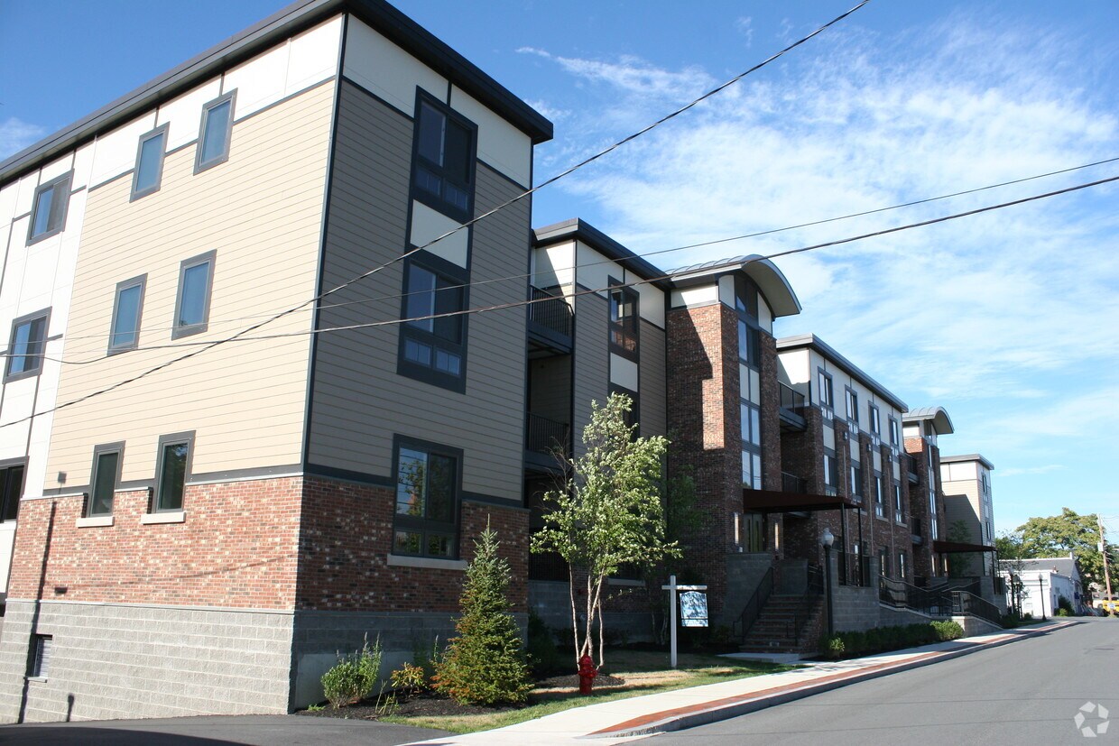 20 South Avenue Condominiums Apartments in Natick, MA