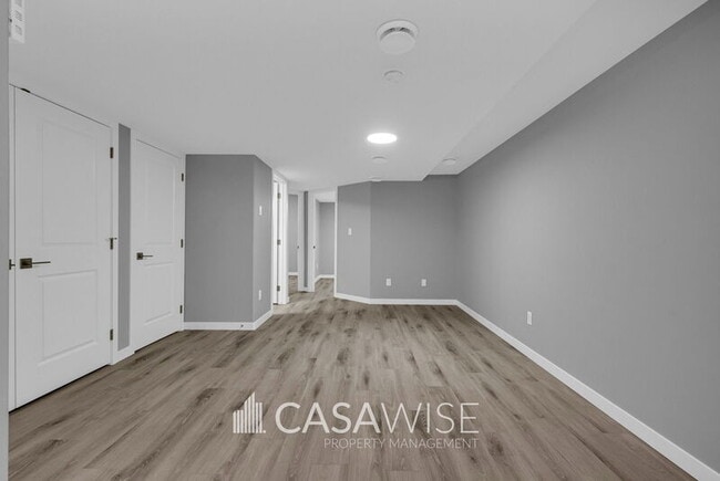 Building Photo - 9348-9154 154 St