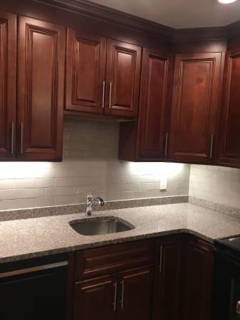 Building Photo - 2 Larose Pl