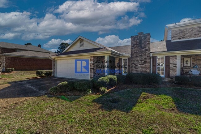 Building Photo - 2 Bed/2 Bath Townhouse in Brandon