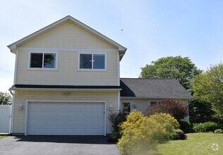 Building Photo - 900 Ashford Ln