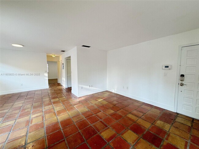 Foto del edificio - 2918 Bird Ave