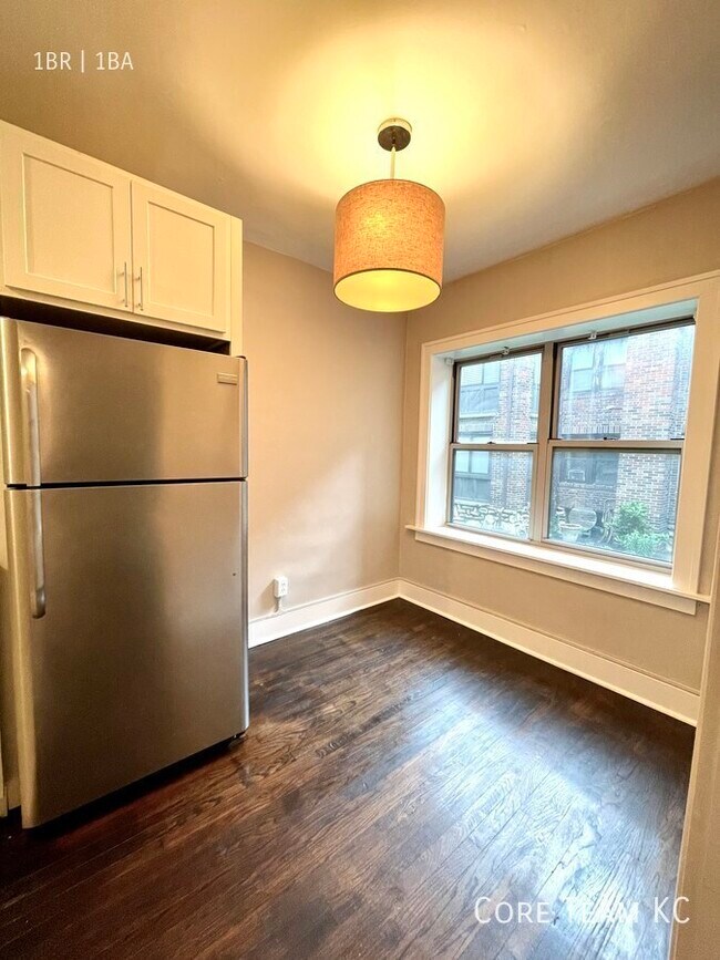 Foto del edificio - 710 W 48th St