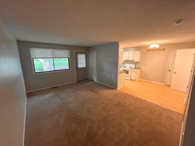 Foto del edificio - 13316 Zenith Ln