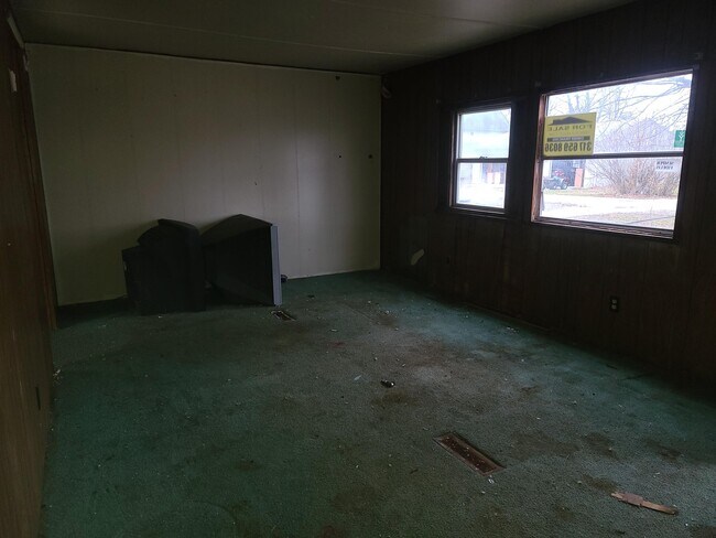 Building Photo - 307 E Park St