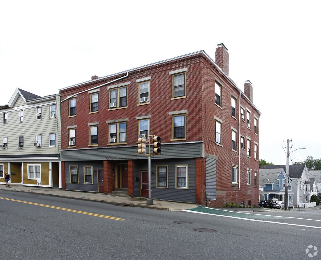 8587 Cabot St, Beverly, MA 01915 Apartments in Beverly, MA