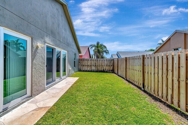Foto del edificio - 1439 Waterway Cove Dr