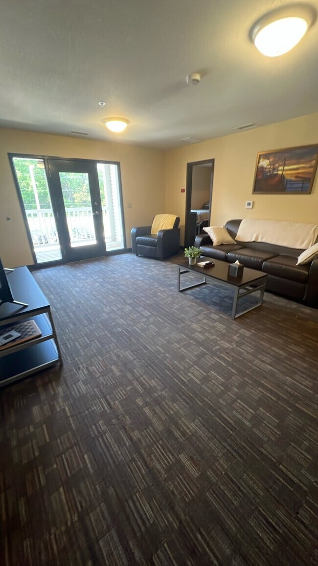 Foto del edificio - 1695 N Lexington-Springmill Rd