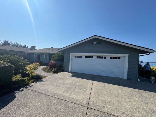 Building Photo - Furnished, Short-Term Camano Island Home w...