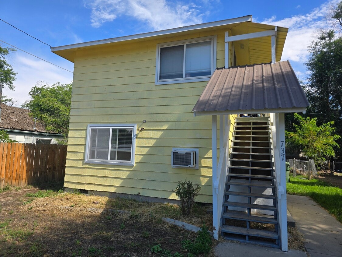 Primary Photo - 737 7th Ave N