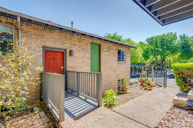 Building Photo - 1100 Azie Morton Rd