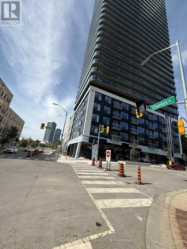Building Photo - 30 Francis St S