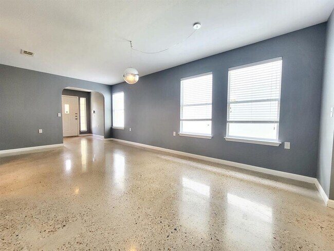 Foto del edificio - 5608 Steven Creek Way