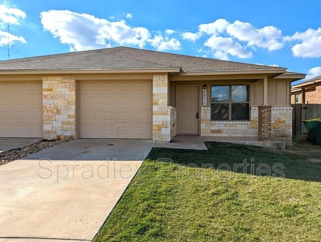 Building Photo - 1576 Chance Ct