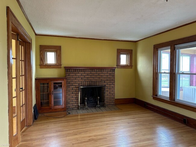 Foto del edificio - 3 br, 1 bath House - 50 Park Ave