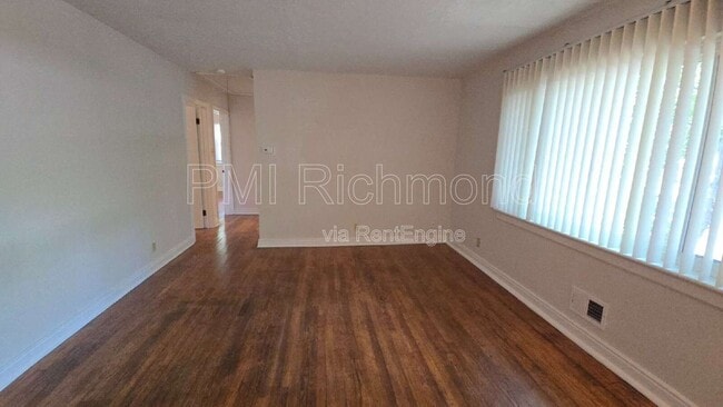 Building Photo - 924 Pierpont Rd