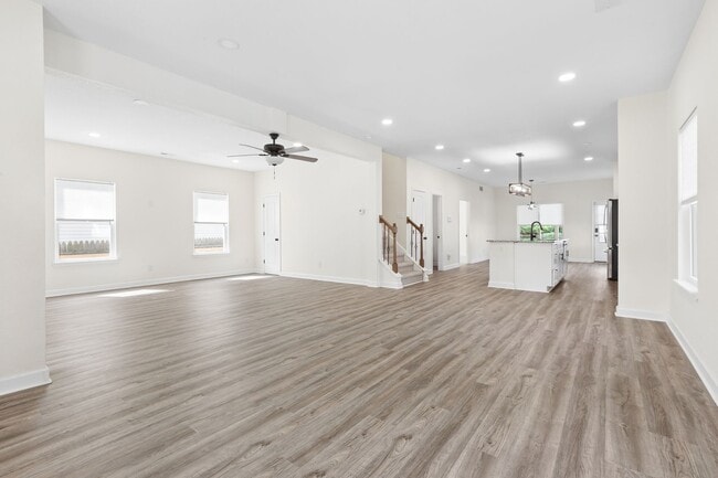 Building Photo - 317 Cottonwood Ave