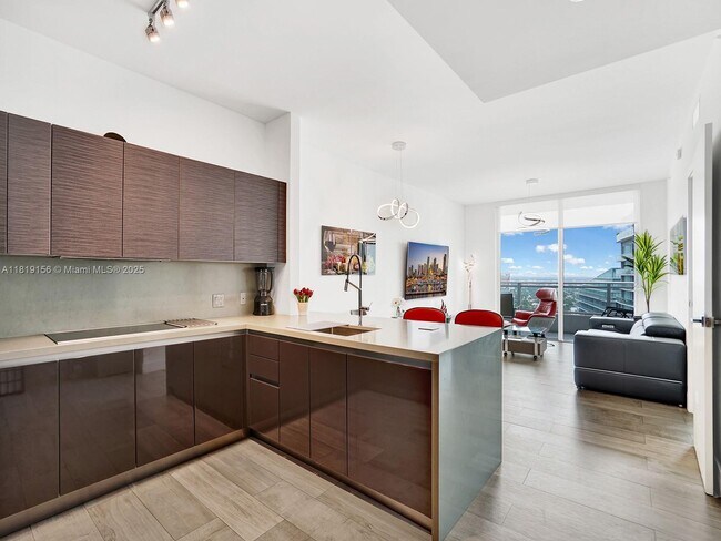 Building Photo - 1080 Brickell Ave