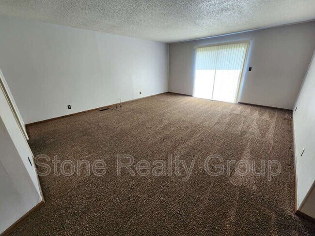 Foto del edificio - 2333 Wallace Ave