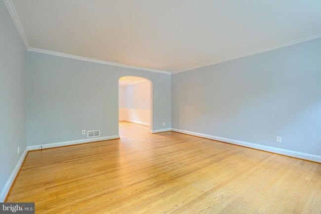 Building Photo - 372 Old Trail