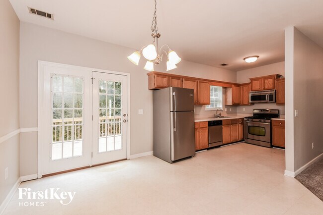 Building Photo - 135 Lexington Parke Dr