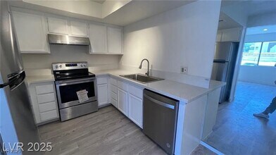 Building Photo - 1701 E Katie Ave