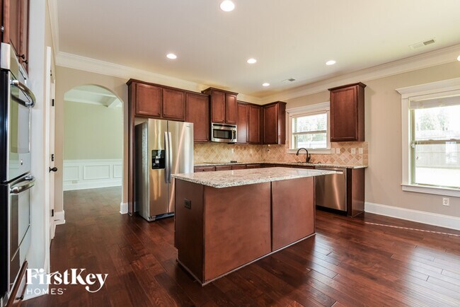 Building Photo - 5605 Horsebarn Ct