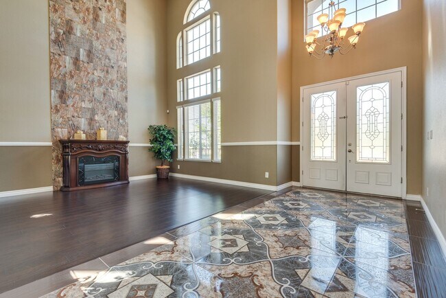 Foto del edificio - STUNNING 4BD/4BA WITH DEN IN ANTHEM W/ TON...