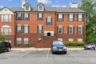 Building Photo - 660 Gateway Dr SE