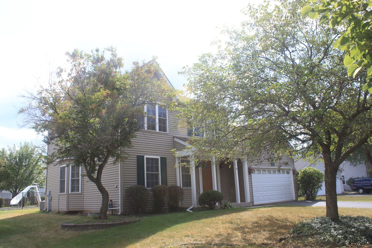 Primary Photo - 324 Forest Dr