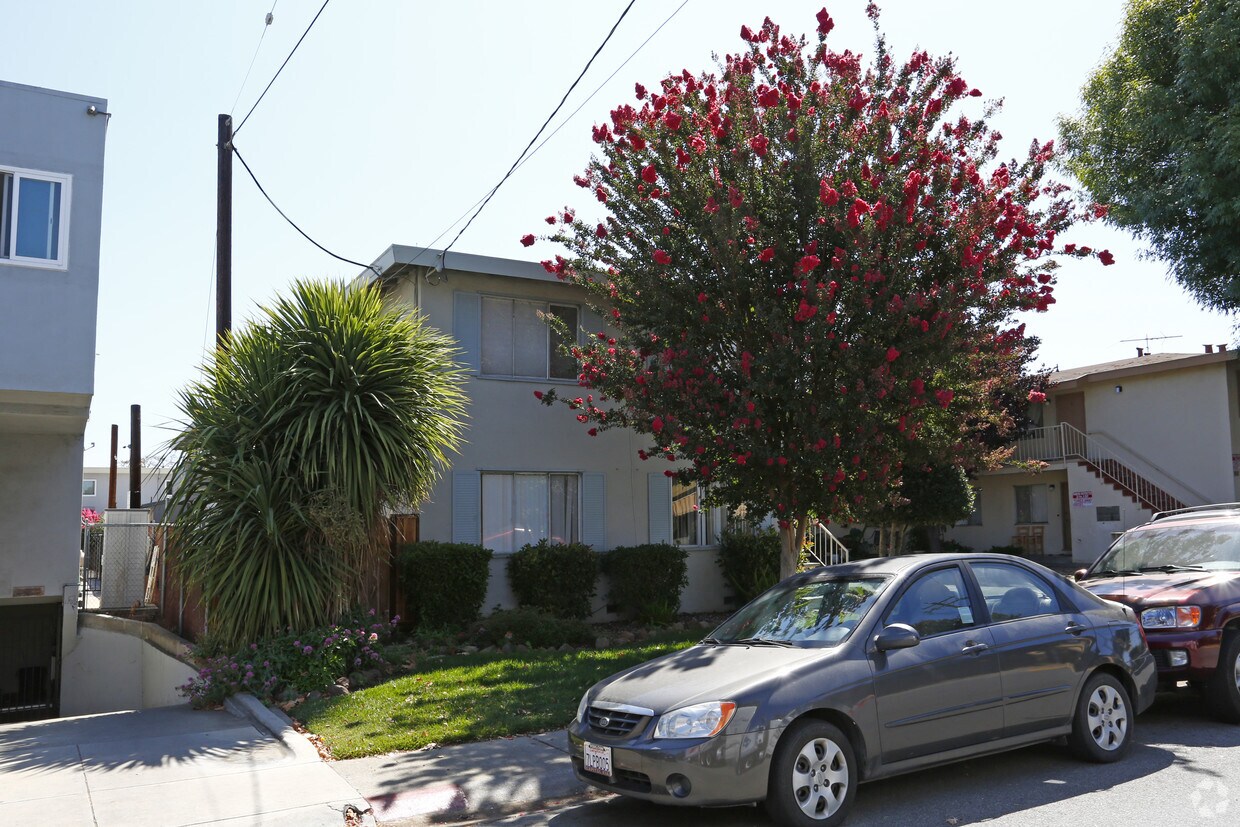 Building Photo - 906 Del Mar Ave