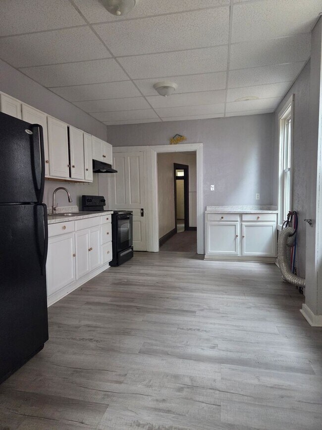 Building Photo - 246 W Jackson St