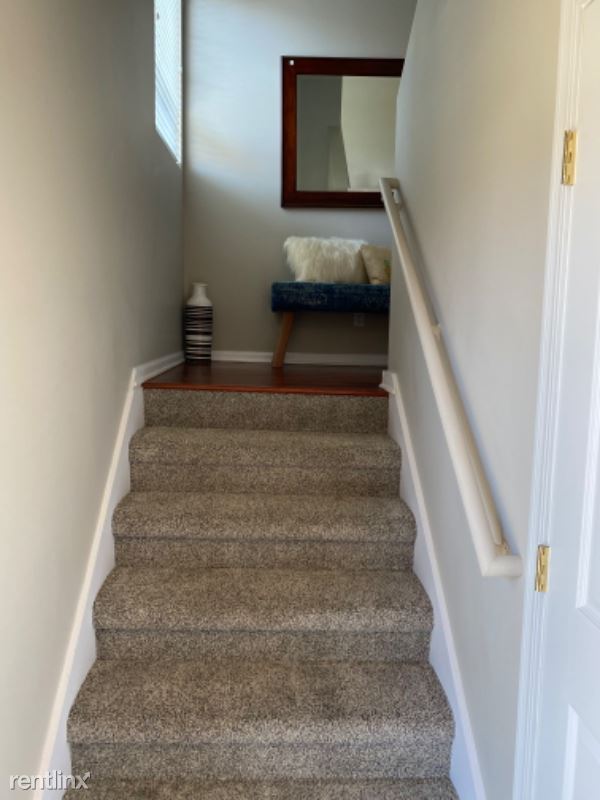 4535 N Thornhill Dr, Peoria, IL 61615 Condo for Rent in Peoria, IL