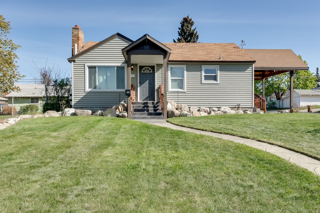 Primary Photo - Shadle Park 3 Bedroom 2 Bath Home near Gar...