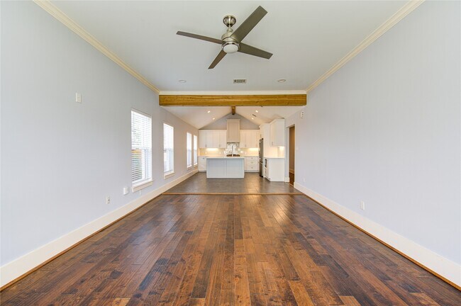 Foto del edificio - 2401 Eagle St