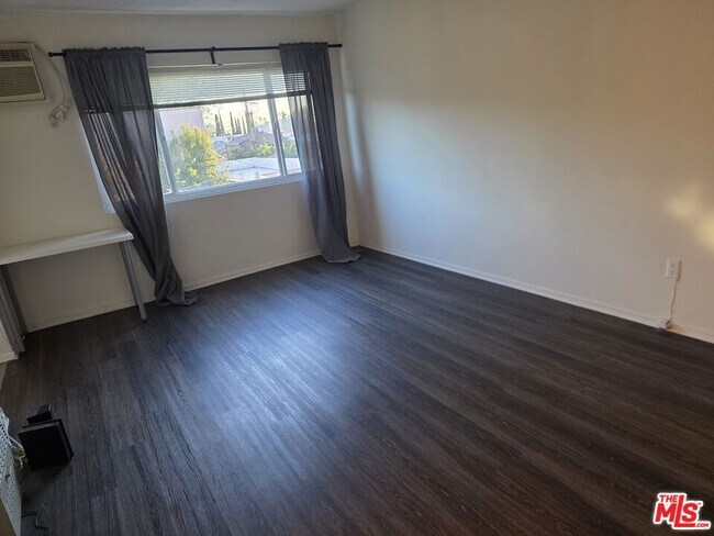 Foto del edificio - 1833 N Edgemont St