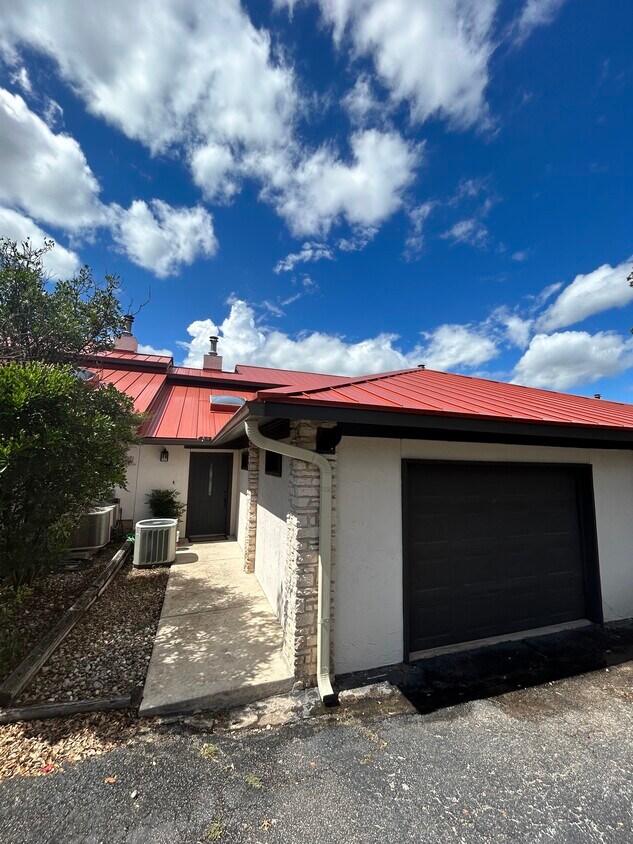 315 Watts Ln Unit 4, Canyon Lake, TX 78133 Condo for Rent in Canyon